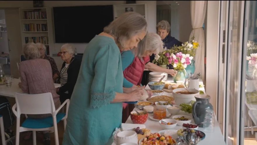 26个大龄女性共建养老社区,男友可以留宿-46