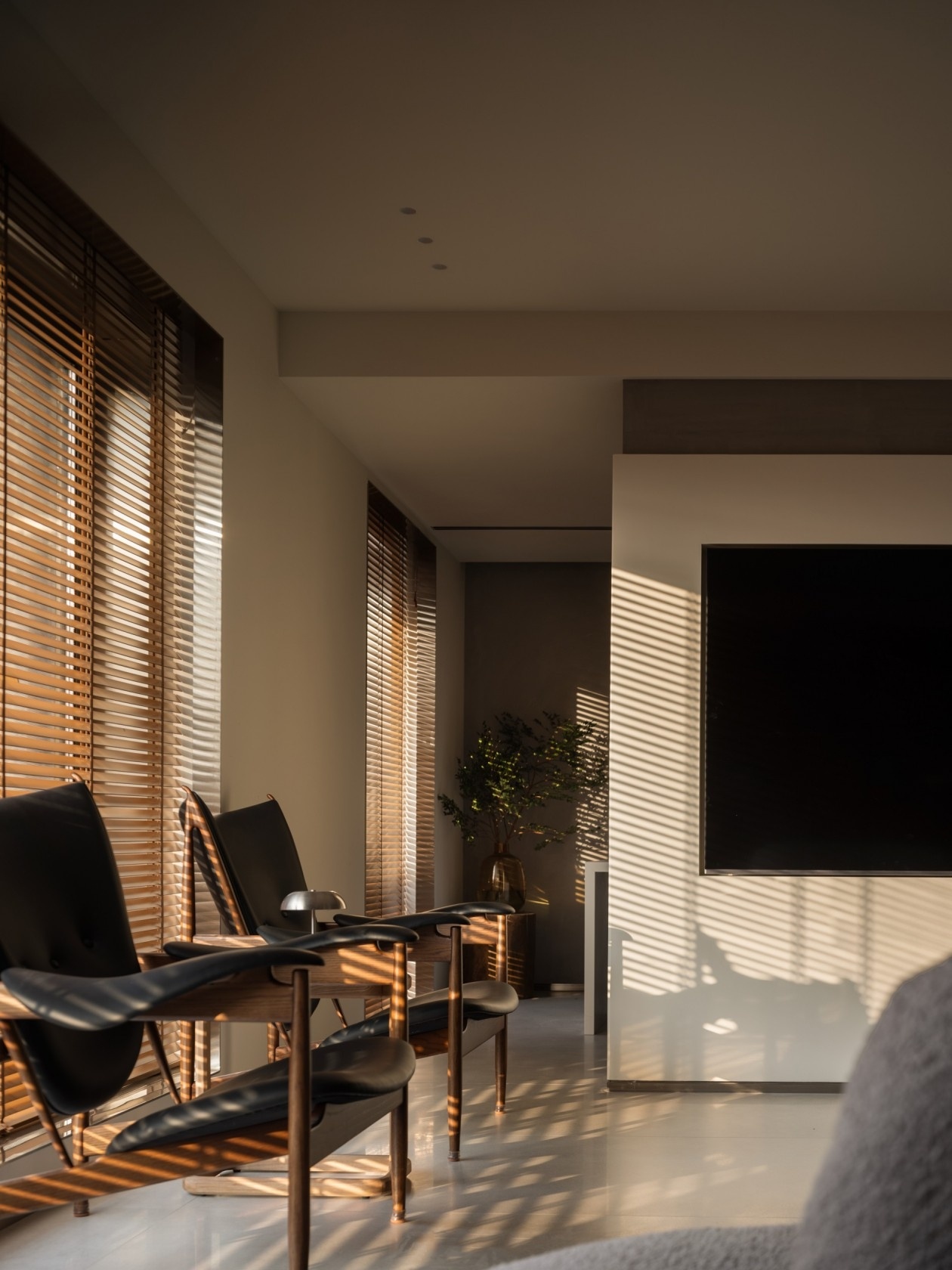 银川天山熙湖300㎡复式楼丨中国银川丨M.H.A地制现所建筑设计-33