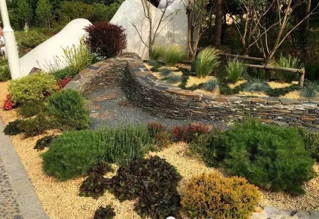 庭院花境中的土壤覆盖物设计与应用-18