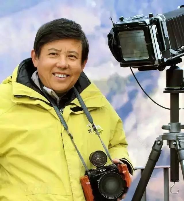 文艺大叔租下8亩林场,花16年种花养草,如今惊艳世人,连美国杂志都给他点赞-4