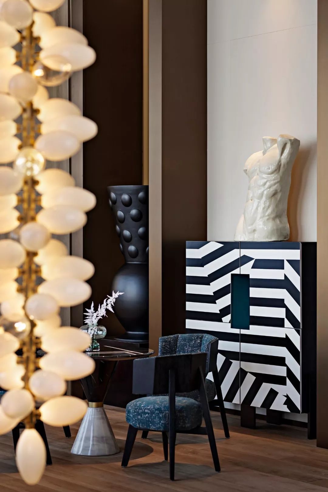 西安万科翡翠国宾营销中心 | 现代优雅的 New Art Deco 空间-27