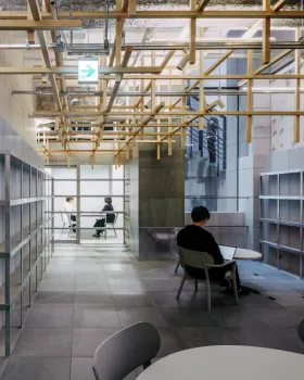 福冈市木质网格工作空间