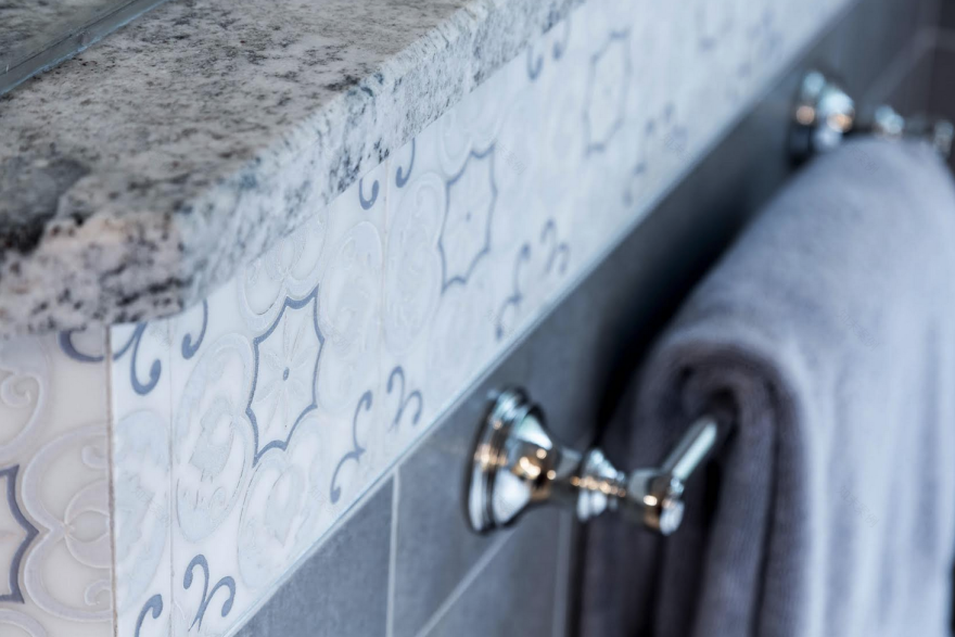 轻松升级!打造豪华浴室的平价技巧-88