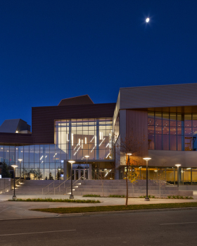 Mount Royal University Taylor Centre for the Performing Arts / Pfeiffer