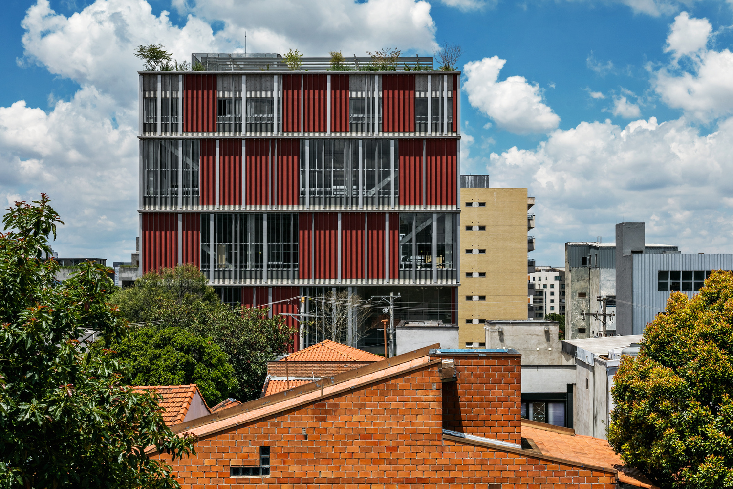 巴西圣保罗 Pop+ 建筑,绿意环绕的现代商业空间-24