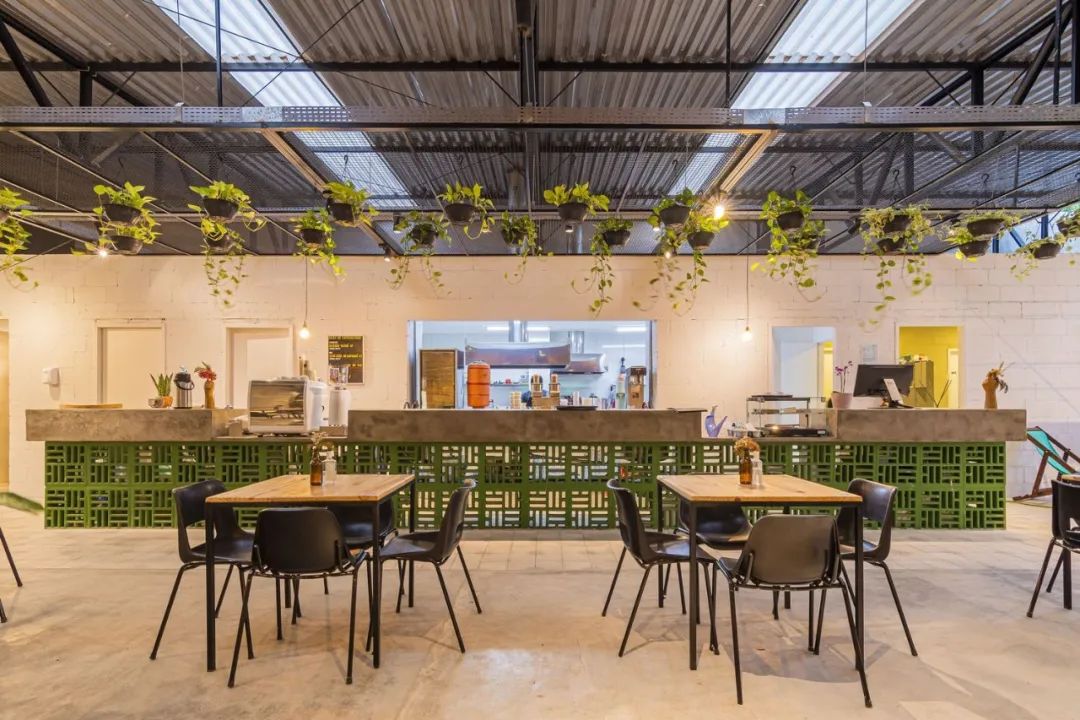 Descoberta 咖啡馆 | 工业风改造，融入街道的惊喜空间-12