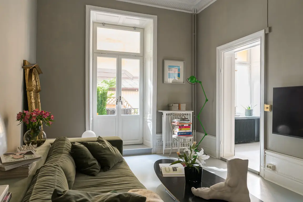 瑞典斯德哥尔摩小户型公寓 | 古老建筑中的现代温馨家园-6