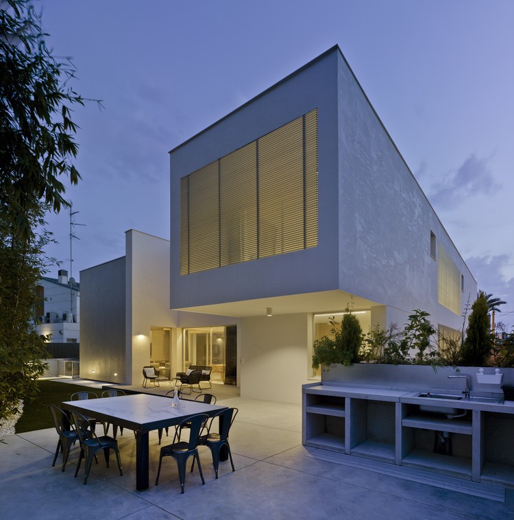 极简雕塑家居 | ZüV 别墅的豪华材料与设计-2