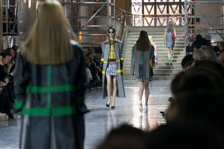 2014 FW Miu Miu 巴黎大秀 · 网格结构重构空间-7