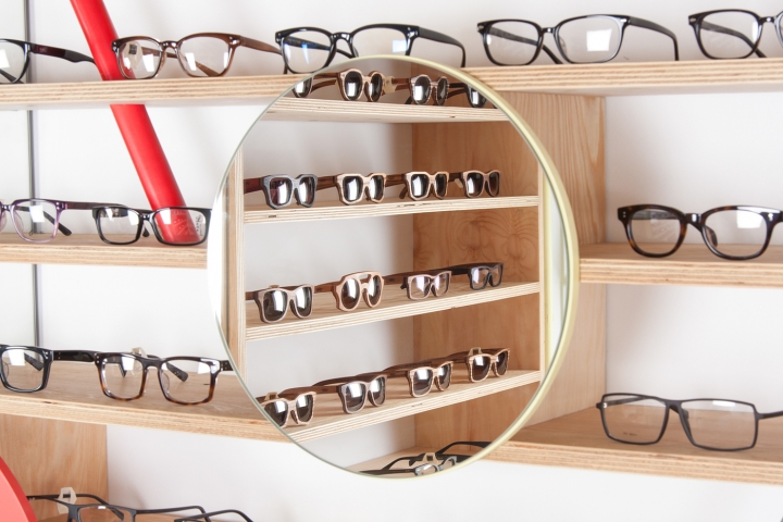 圣彼得堡清新宜人的26平米眼镜专卖店P Y E Store-18