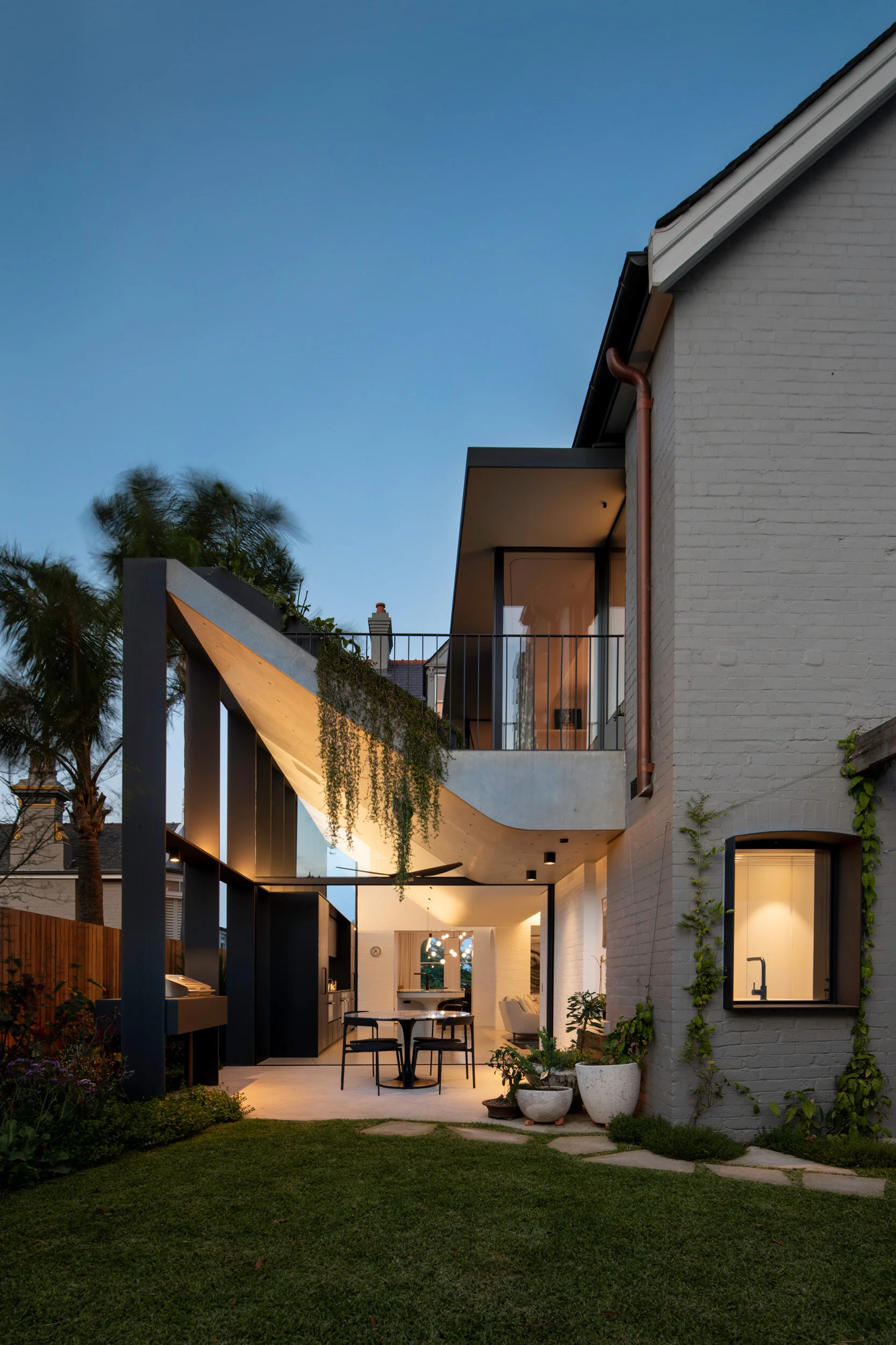 由于TAROELA不是常见的英文词汇，也没有明确的语境表明其含义，难以准确翻译此为明确的错误提示 -0