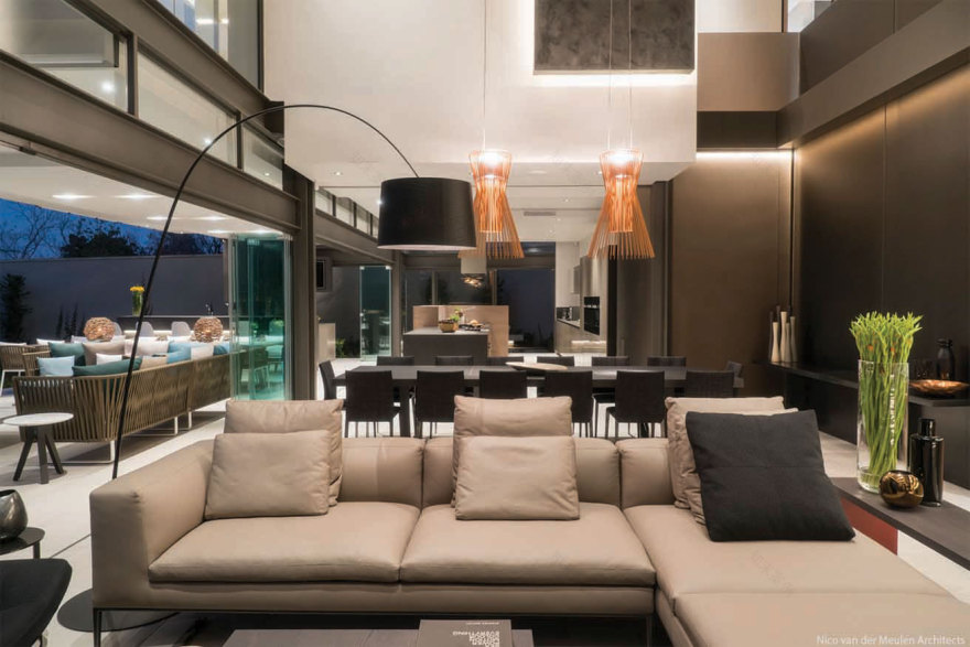 Modern and Elegant House with Open Spaces-13