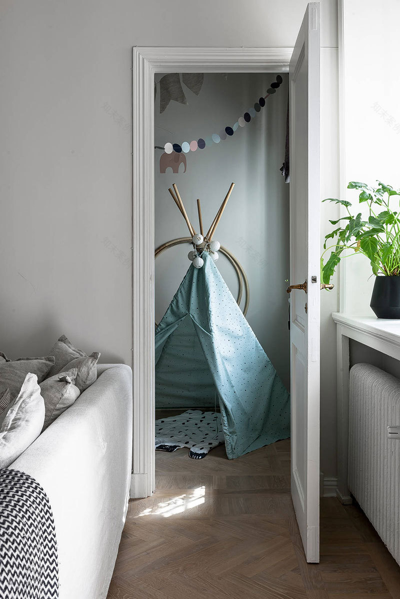 斯德哥尔摩温馨公寓 | 黑灰打造时尚北欧风-21