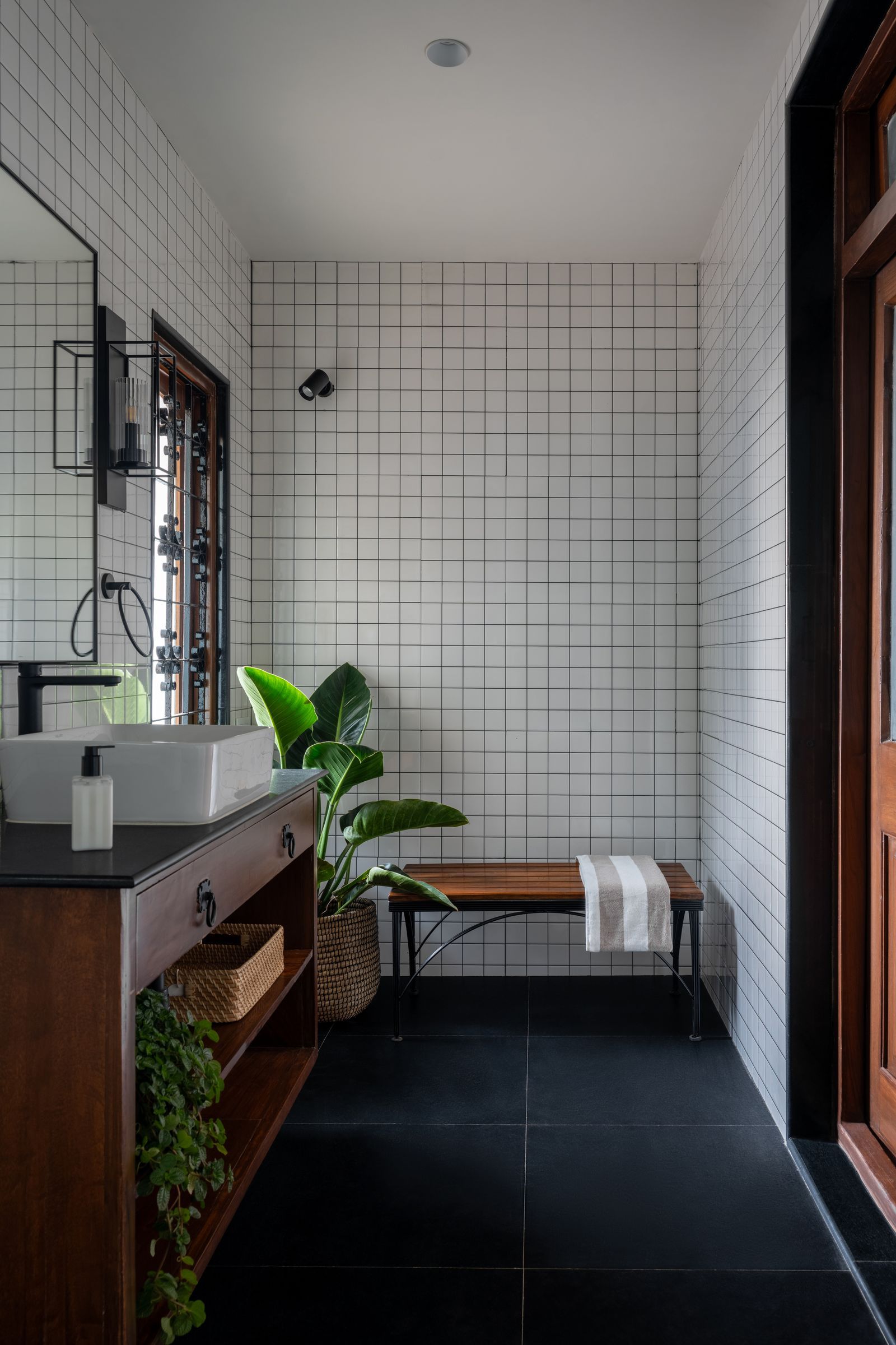 Panchgani遗产住宅改造为季风度假屋丨印度-27