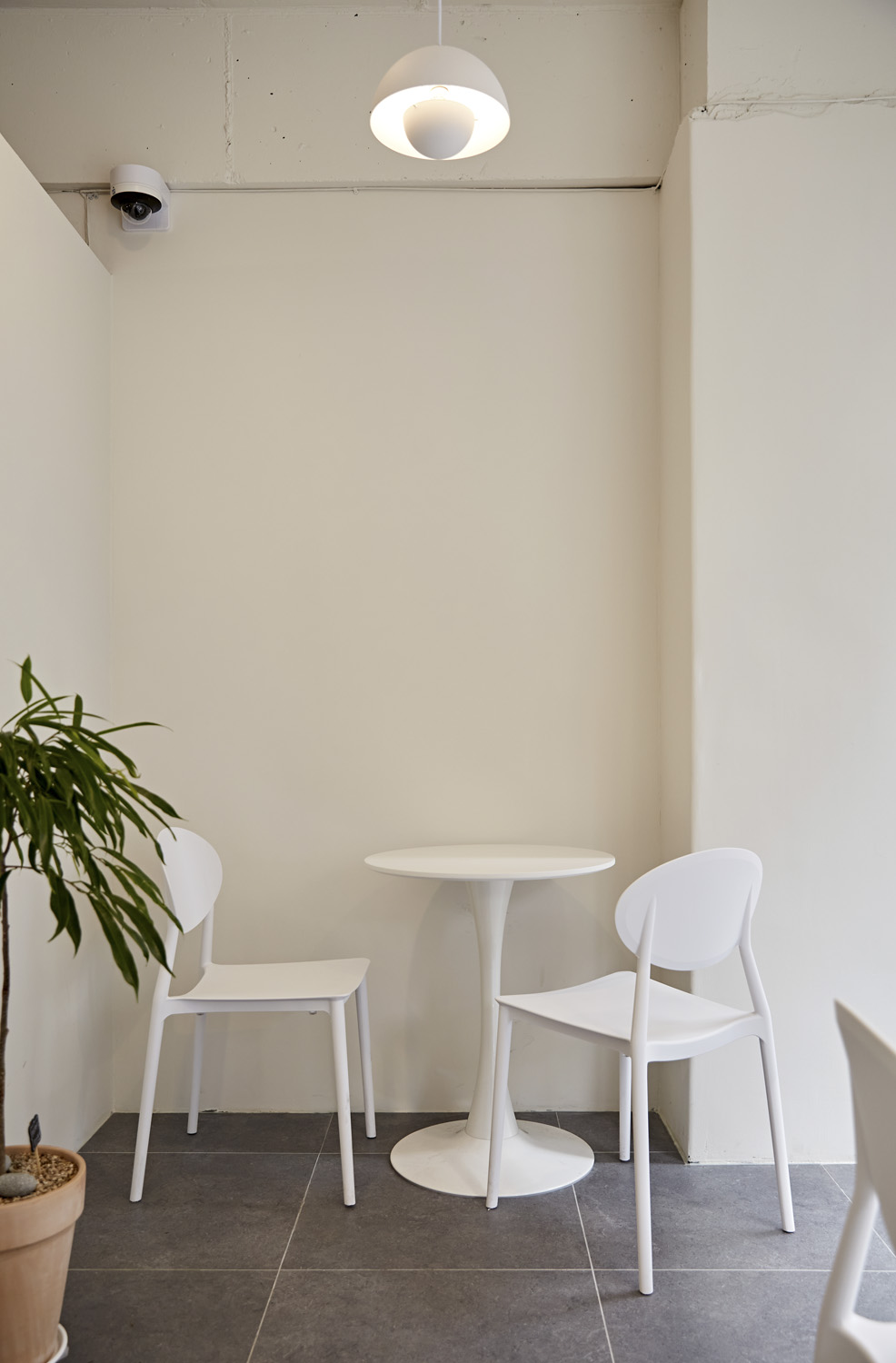 简约时尚的 12 平米咖啡店设计-15