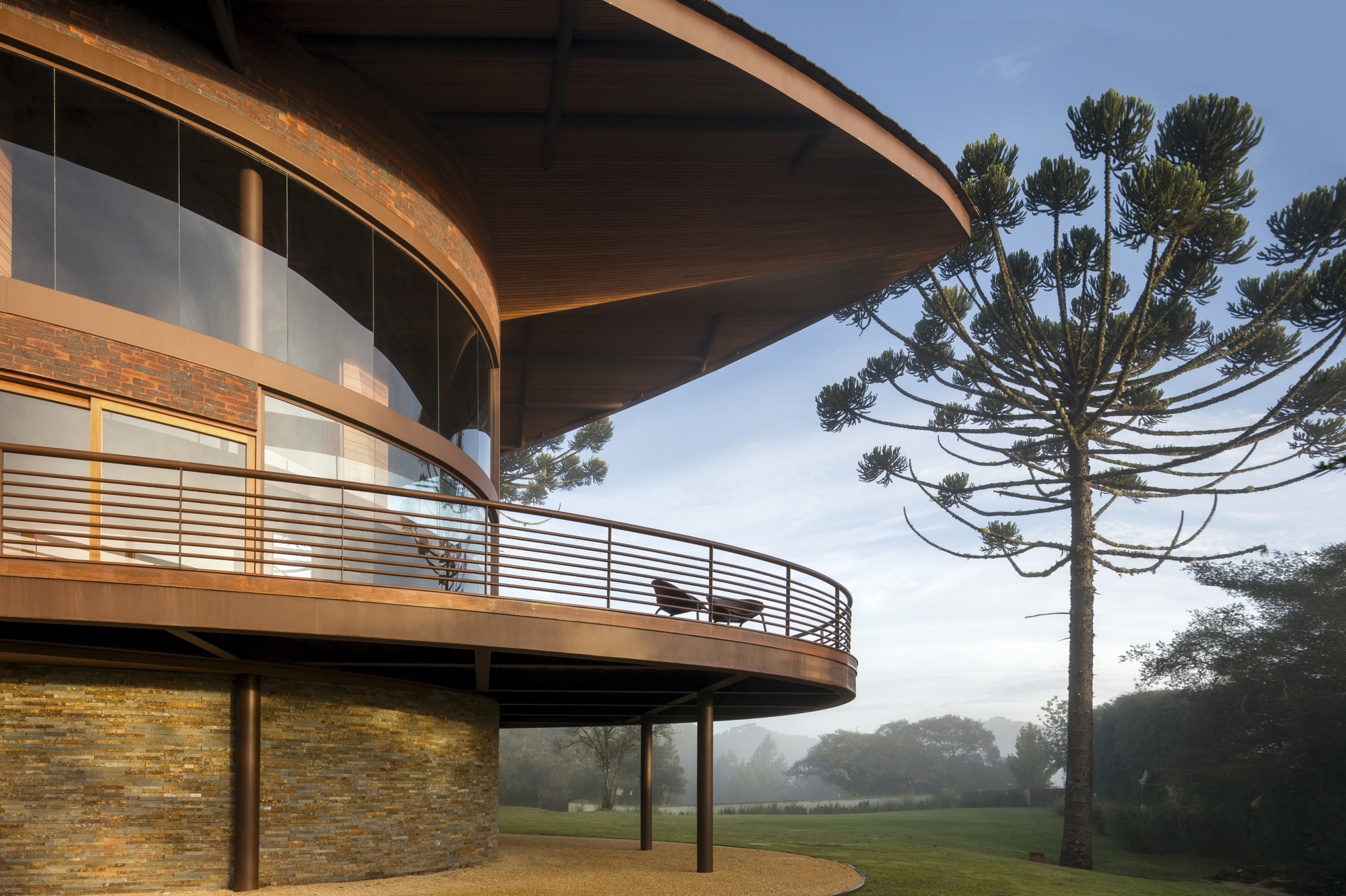 融合自然的山间别墅-15