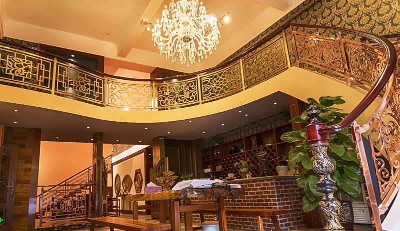 梵豪佩登栏杆高端定制中心-24