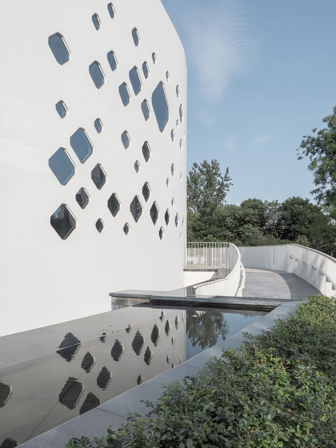 成都科技产业园地标建筑·龙泉涌泉白楼-23