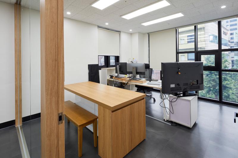 简约 85 平米办公空间设计-14