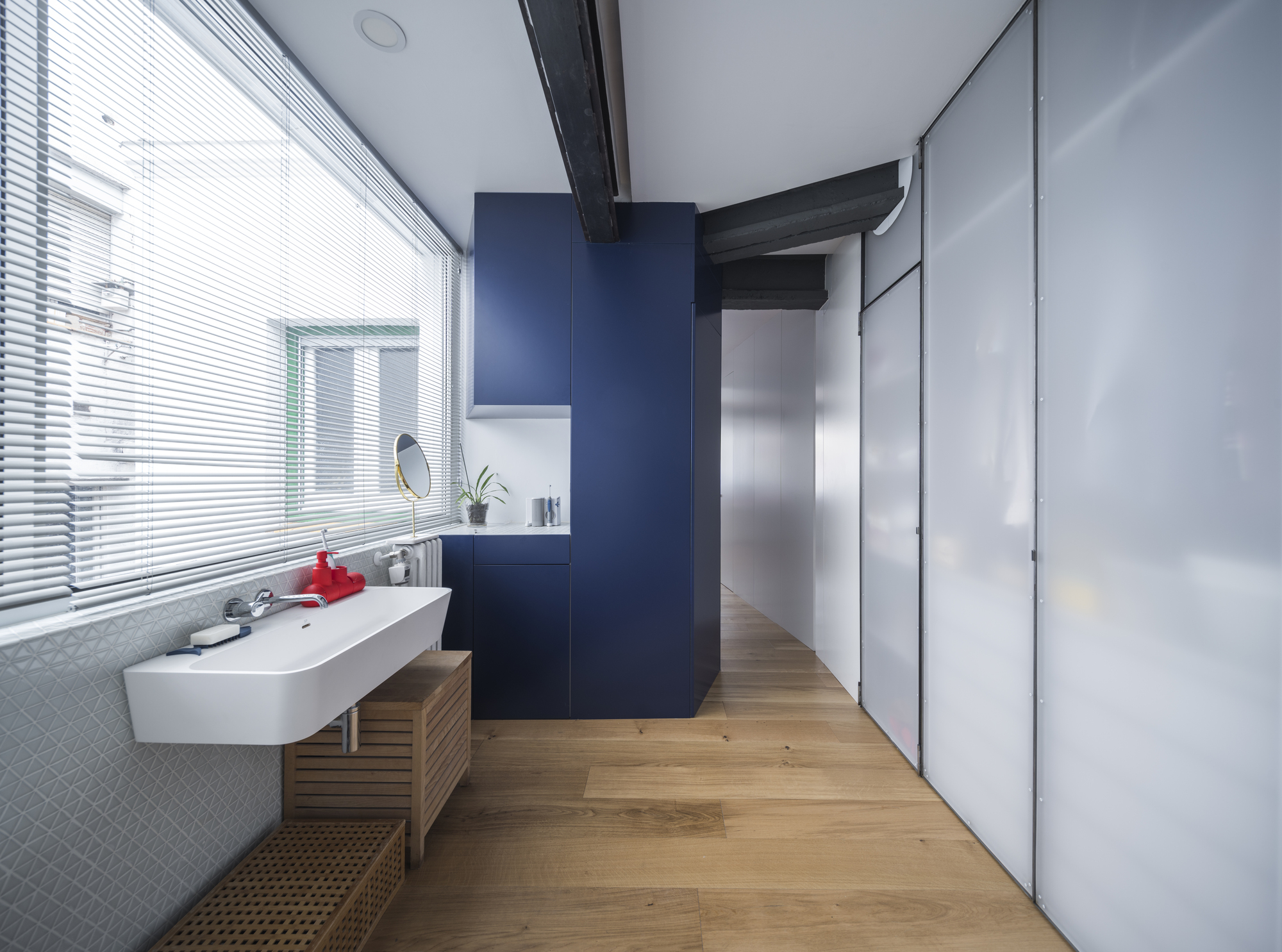 50 年代建筑翻新公寓，打造无界限空间-17