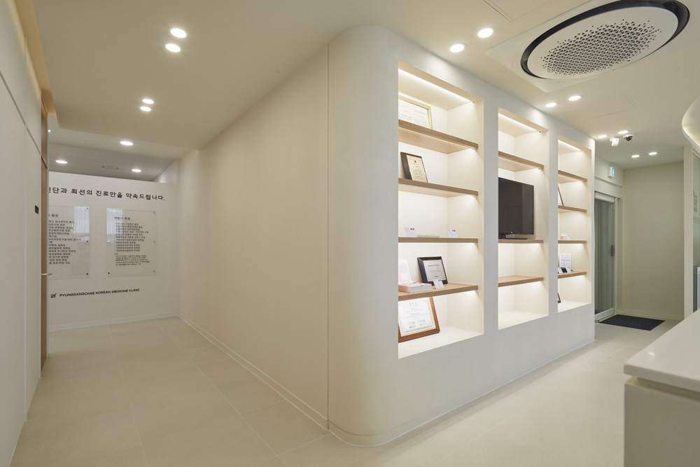 45 平米韩式简约诊所设计-7