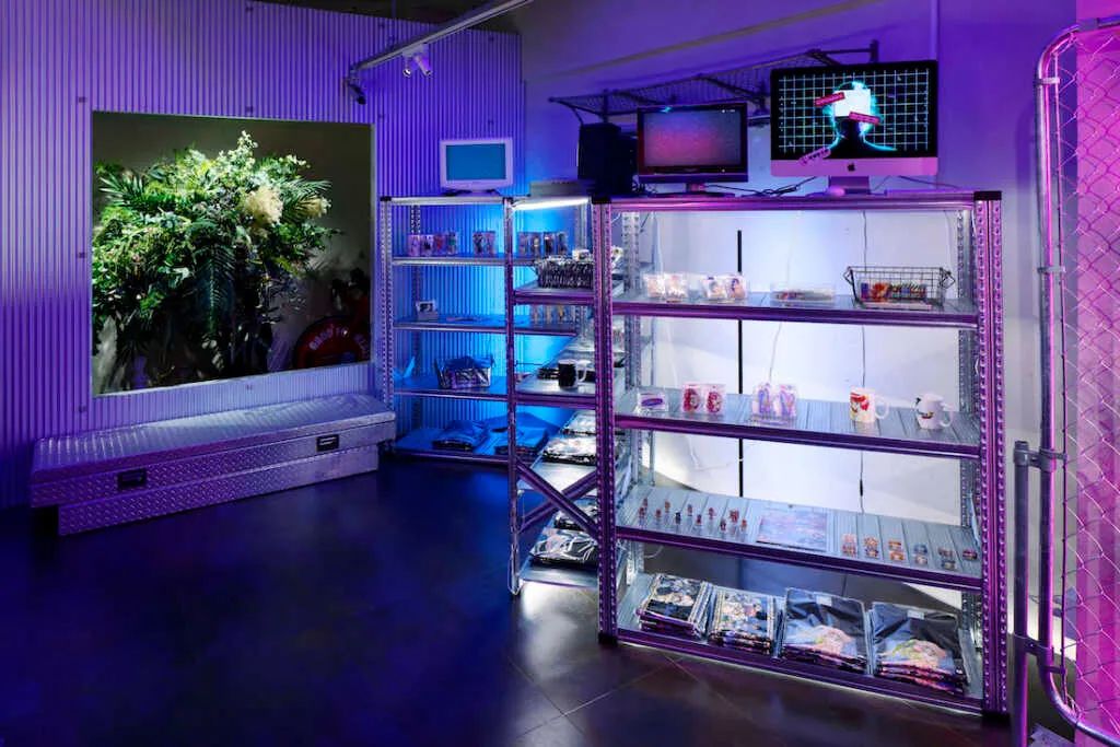 “赛博朋克”风游戏和漫画主题商店设计丨日本丨米尚丽零售设计网-16