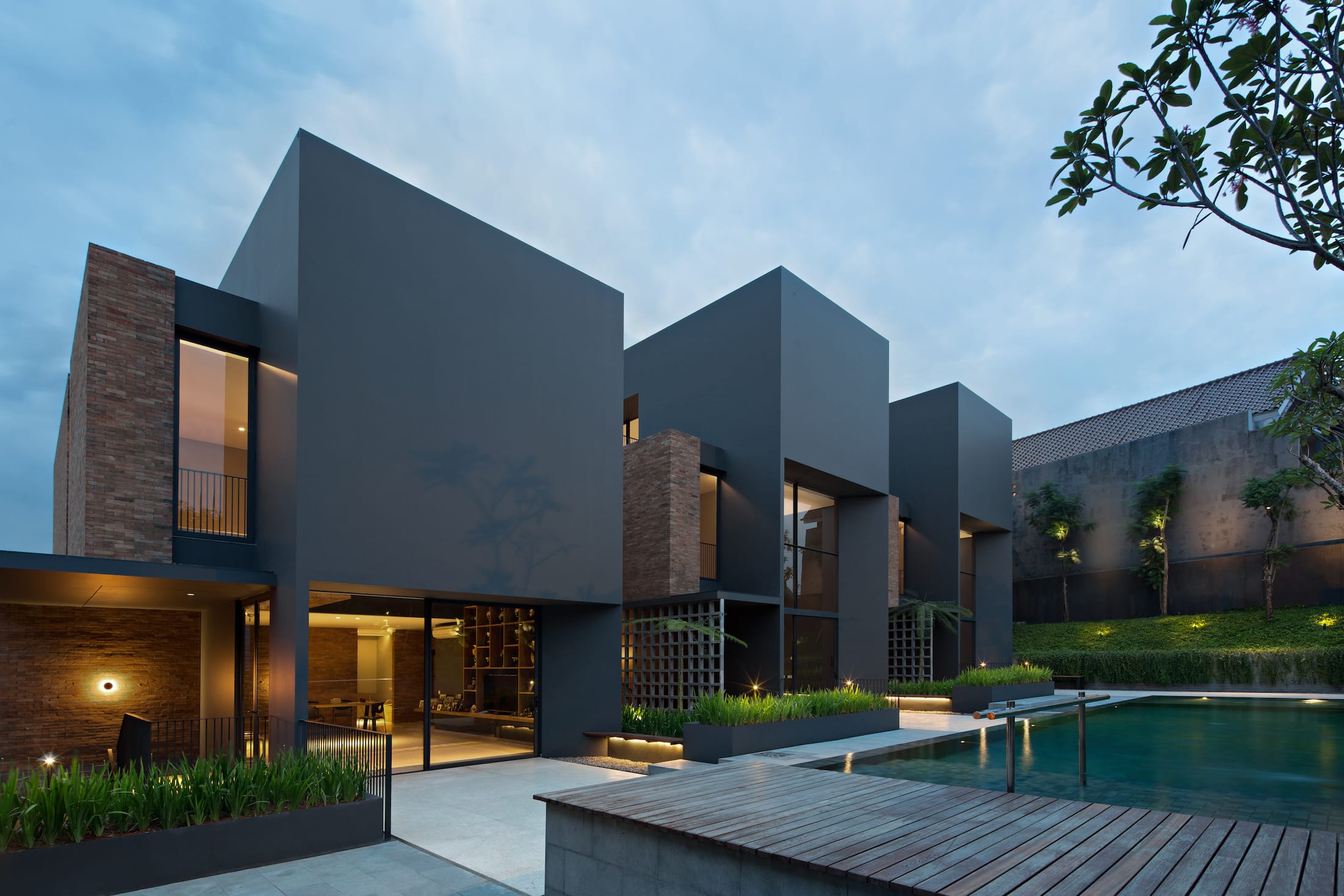 印度尼西亚现代共享住宅 · Kramat Jati House丨PT. Studio Air Putih-6