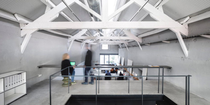 Isern & Associats旧工业厂房改造新办公室丨西班牙巴塞罗那丨Isern & Associats建筑工作室-1