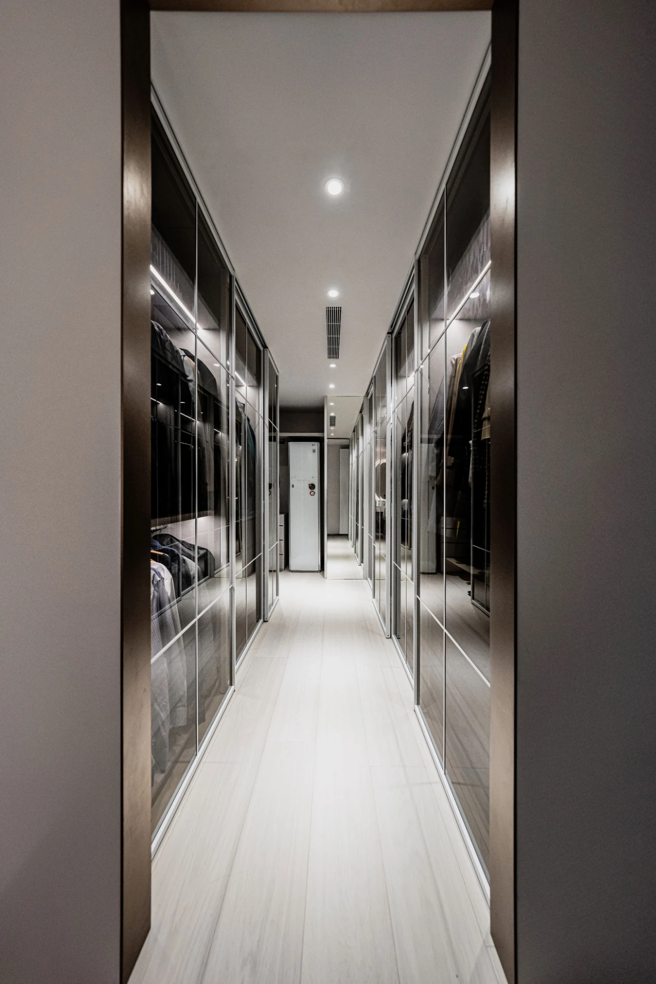 独一无二的自由曲线时尚宅丨黄巢设计-33