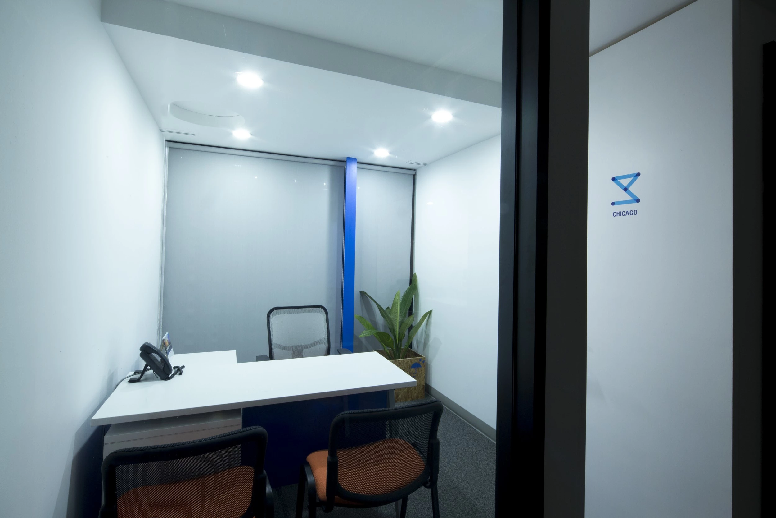 物流公司 BLU · 现代集装箱风格办公室设计-11