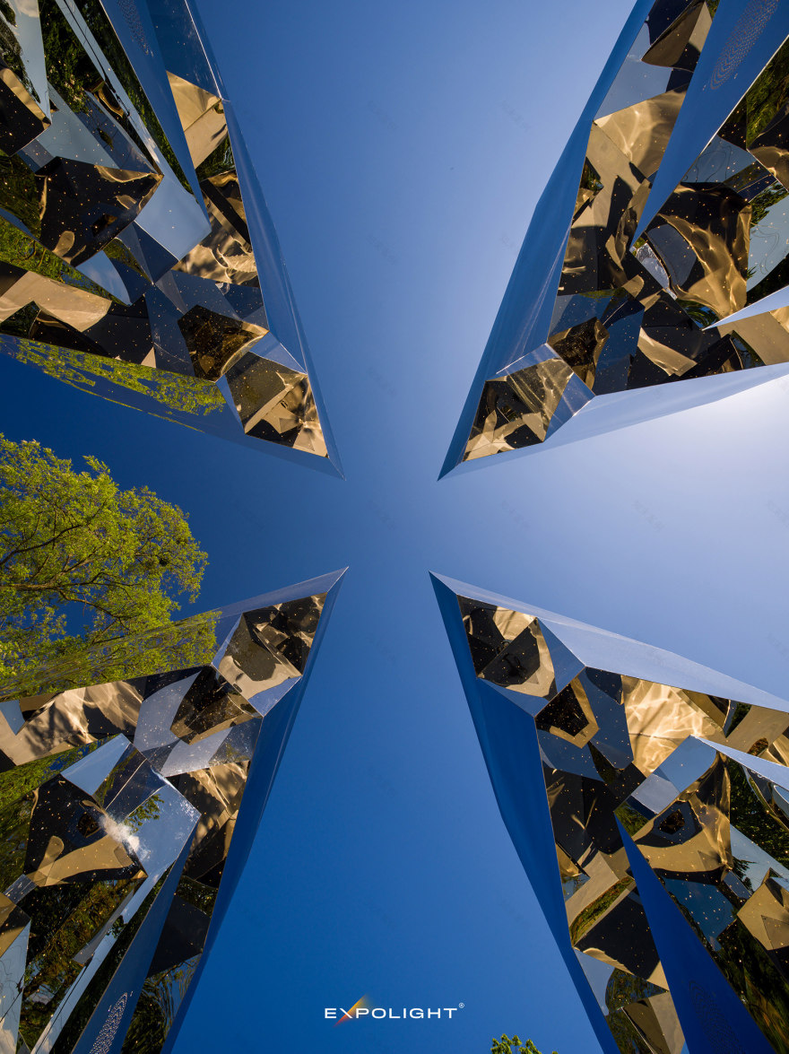 维什霍罗德英雄十字勋章(注:这里CROSS OF HEROES直译为英雄十字勋章 ,VYSHGOROD是乌克兰基辅州的一个城市维什霍罗德,由于不清楚具体语境,这样的组合可能是该城市相关的一种勋章名称,仅作参考) -10