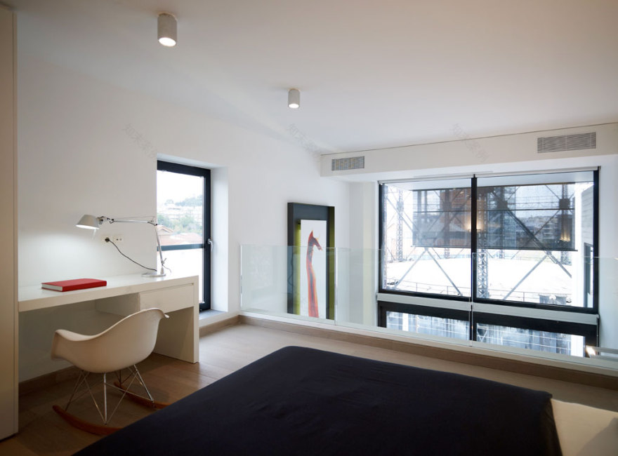 白色城市阁楼公寓丨希腊雅典丨Theano Potamianou Ravazoula-3