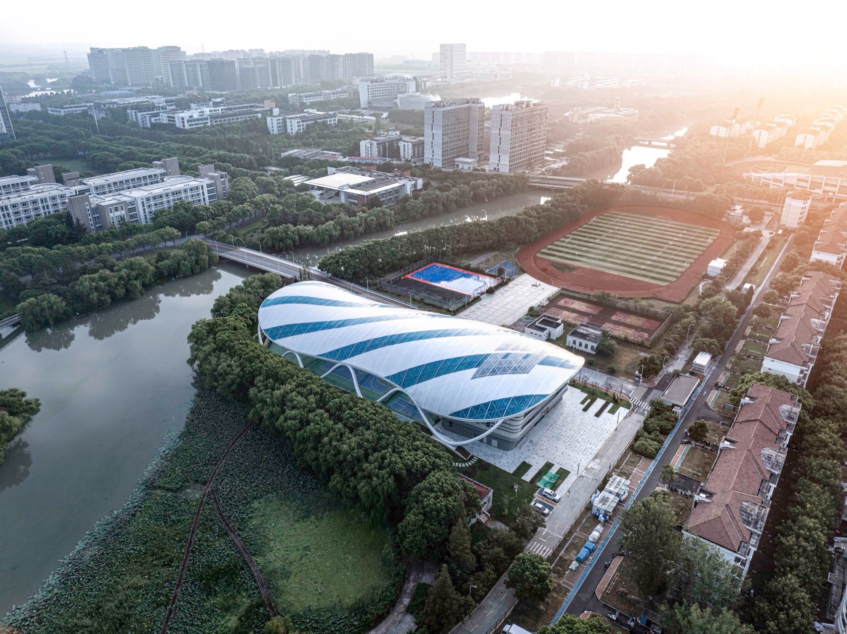 上海工程技术大学风雨操场丨中国上海丨同济大学建筑设计研究院-10