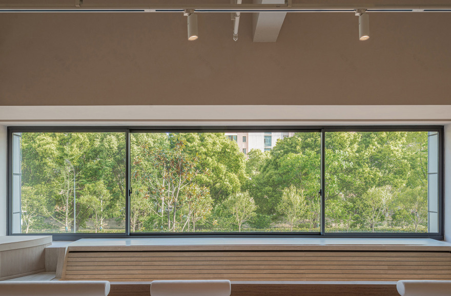 凿壁借景·延锋秀浦路展厅接待空间丨中国上海丨多棵设计-13