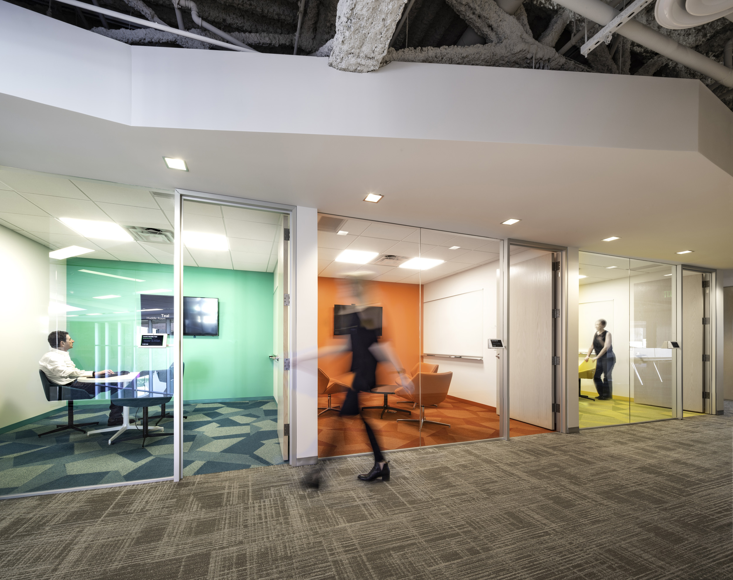 翻新 80 年代办公楼,打造充满活力的 Make-A-Wish 新家-10