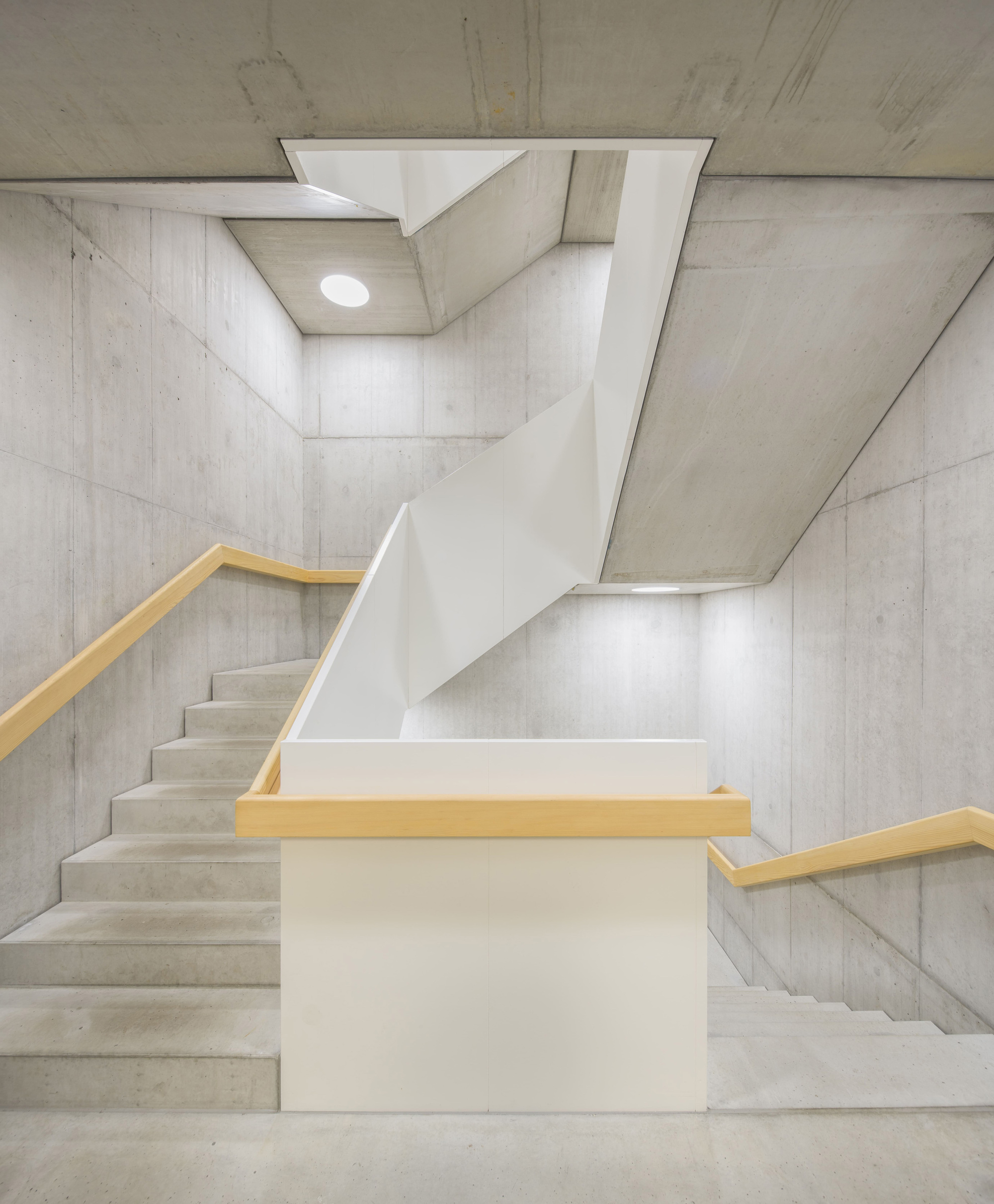 大学丨瑞士丨ahaa-32