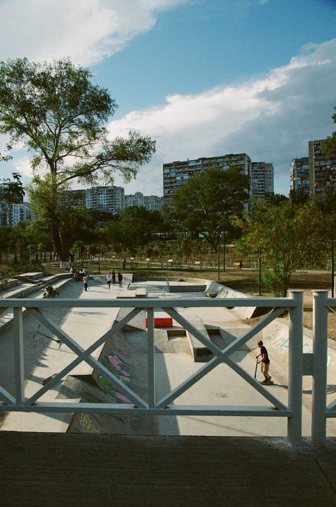 Mziuri滑板公园和跑酷场地-5