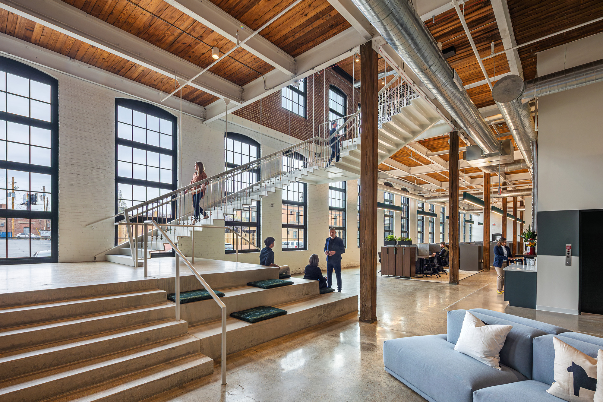 Brown and Crouppen King’s Hill Headquarters / HOK-19