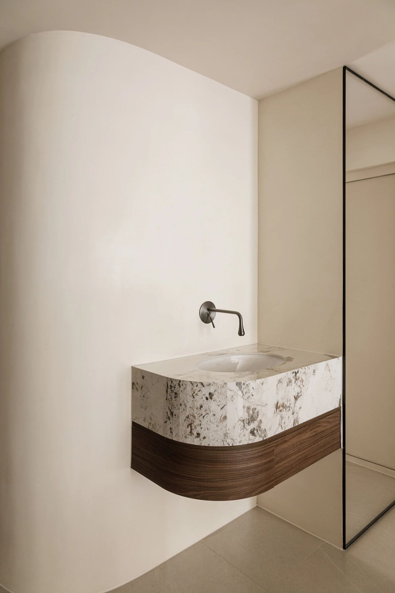 线面布局,石材联动 | 年轻人的婚房也讲究“打破重组”-8