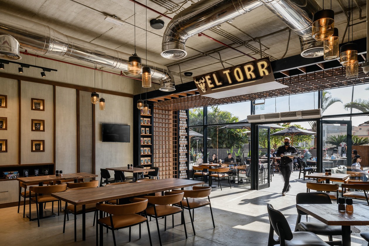 工业风高级质感餐厅设计-4