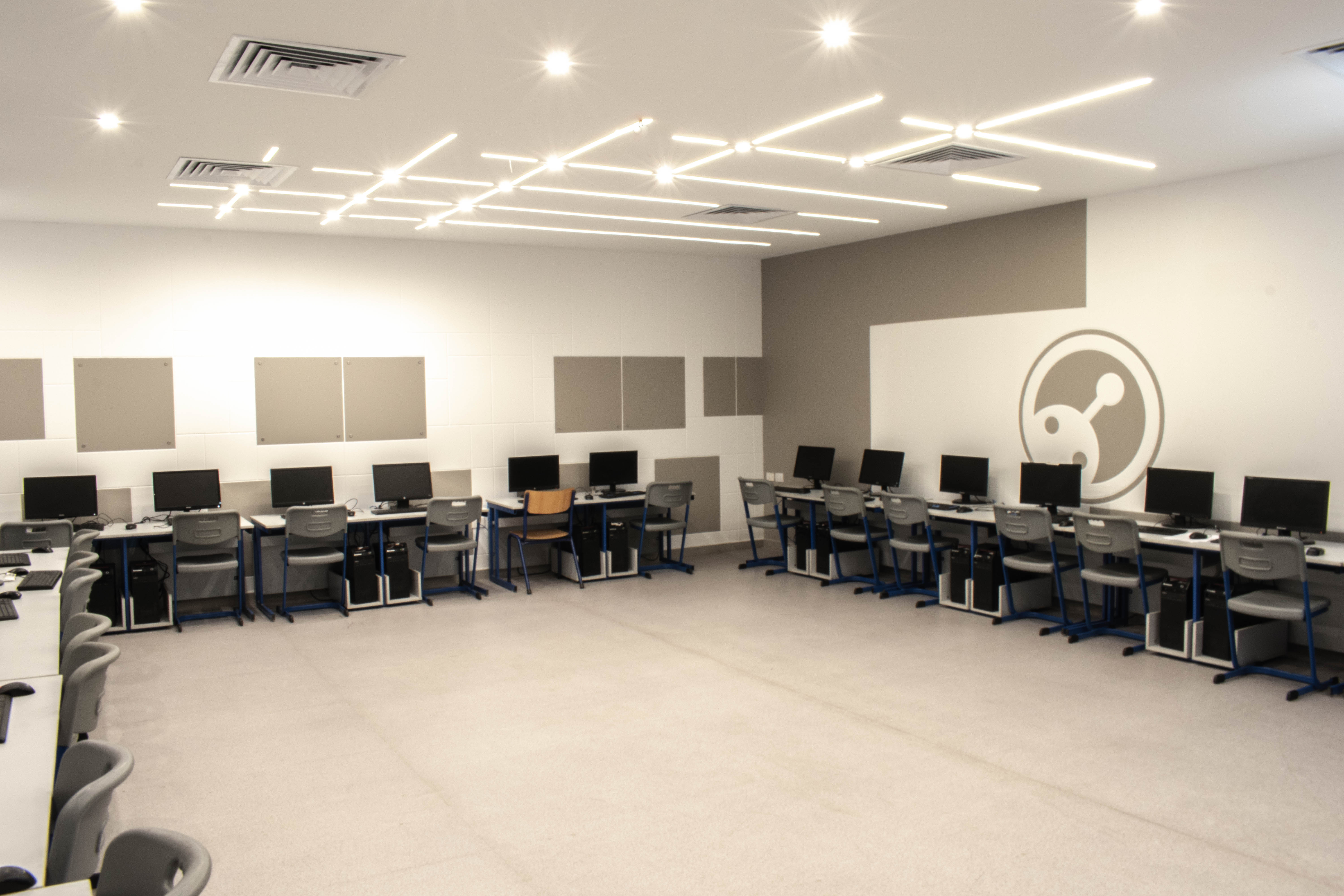 Economic Interior Renovation- The British School-9