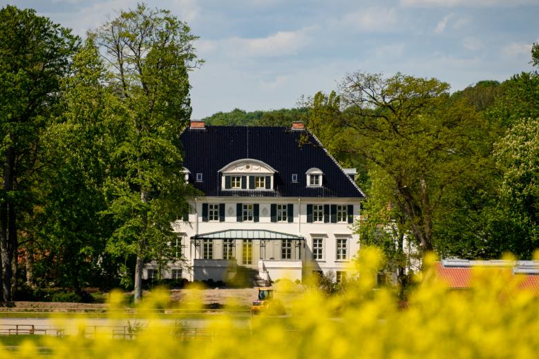 Hotel Gut Immenhof 酒店室内设计丨德国丨GEPLAN DESIGN-6