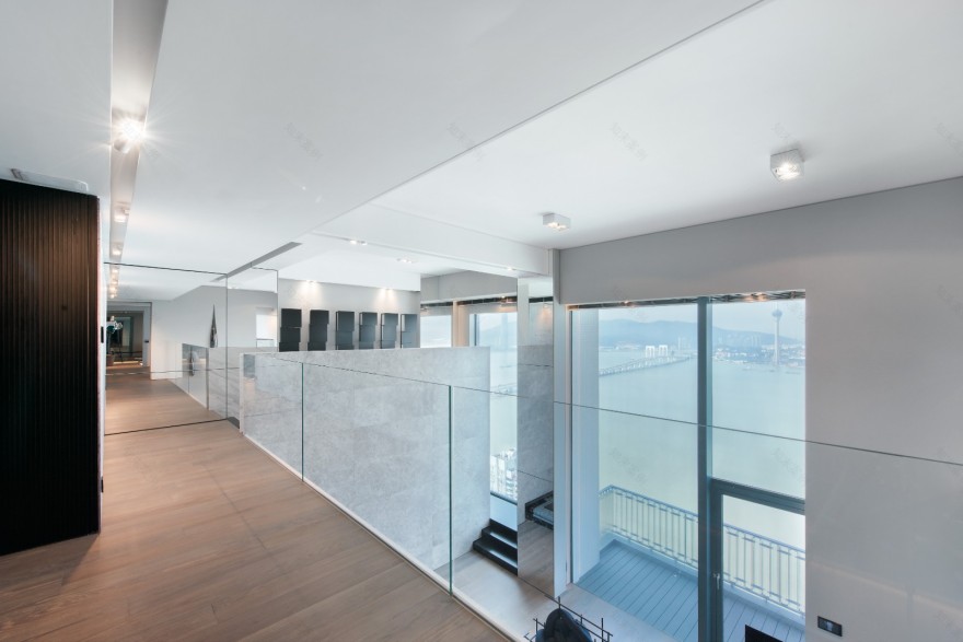 澳门氹仔复式海景房 | 极简工业风与现代艺术的完美融合-26