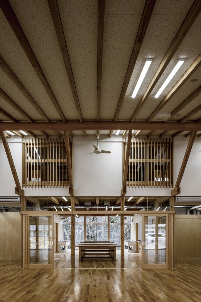 自然环抱的儿童友好型中学丨MIKAMI Architects-27