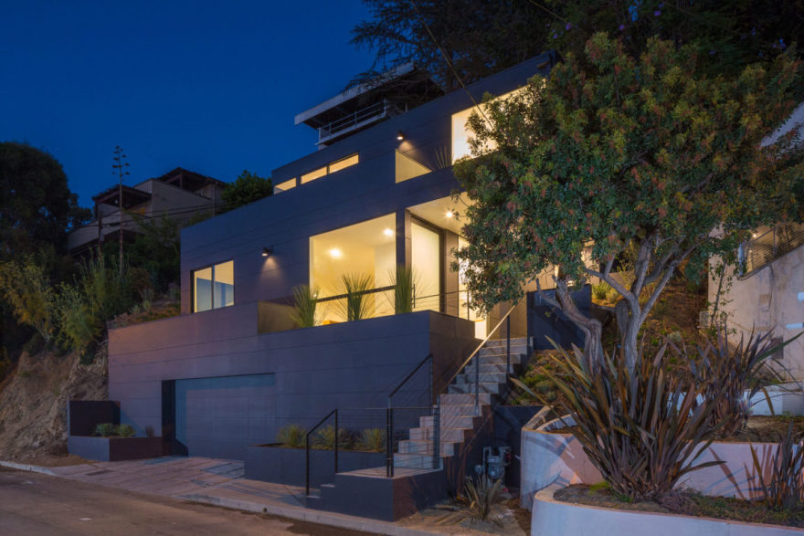 Modern Residence Full of Light and Comfortable Spaces in the city of Los Angeles, California, USA-64