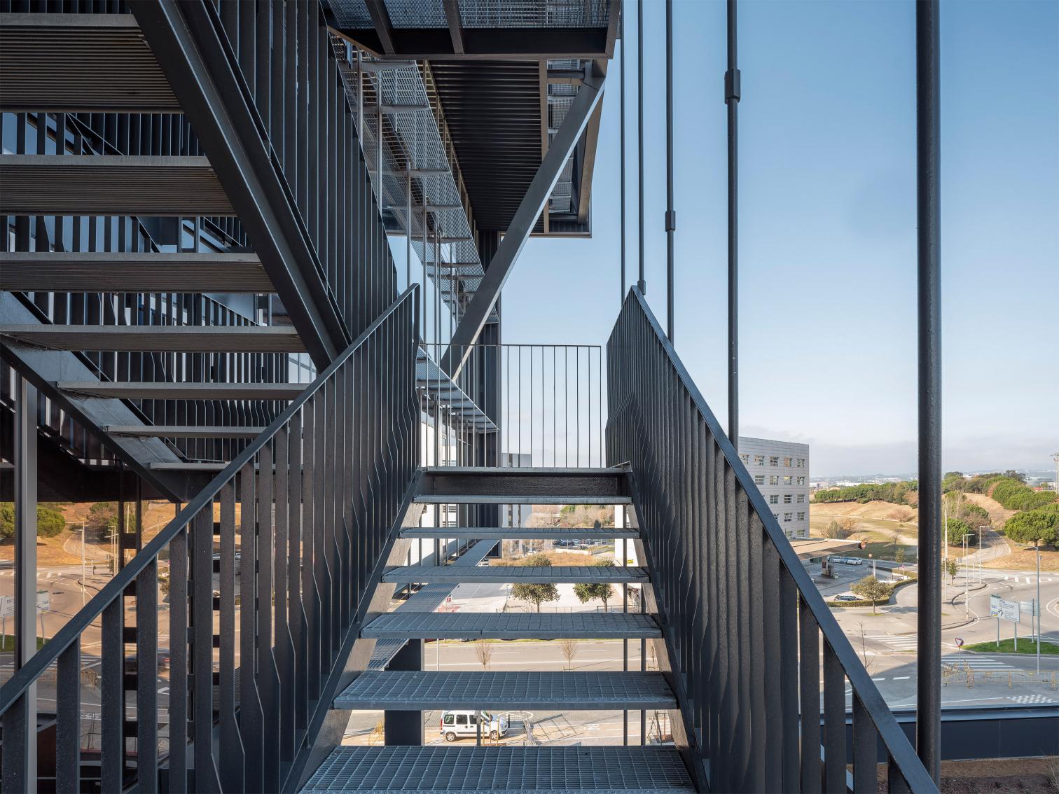 西班牙 Sant Cugat del Vallès 节能办公楼设计丨西班牙巴塞罗那丨Manuel Bailo 和 Rosa Rull-18