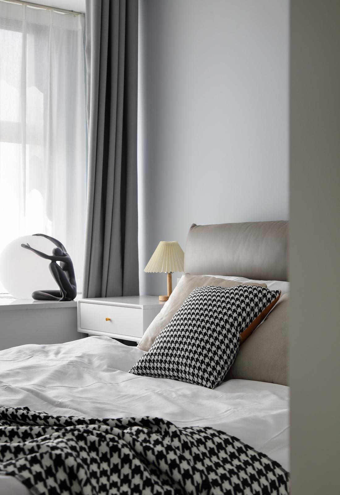 麻花辫胡茬的家-44