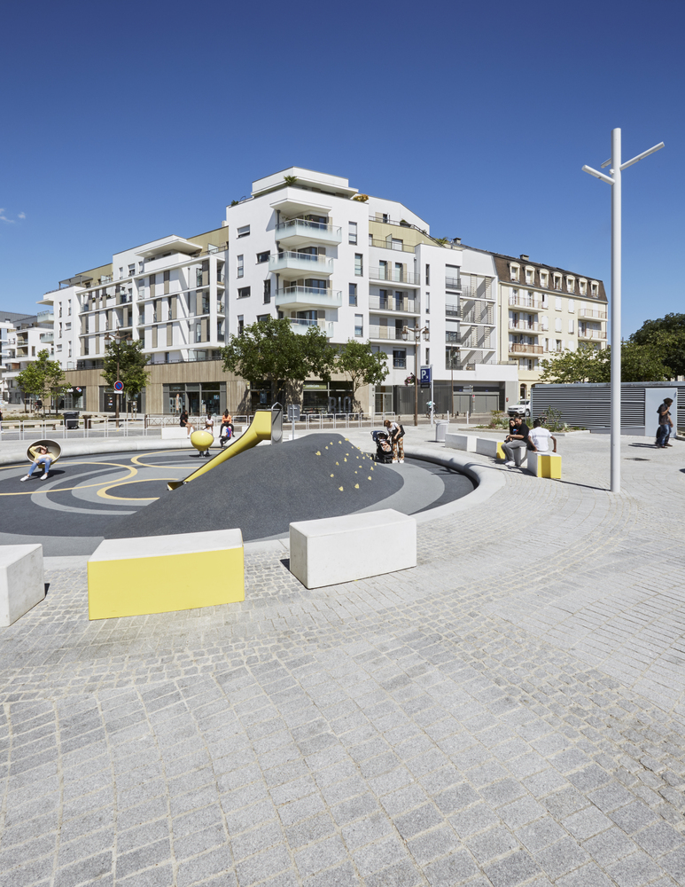 法国 Mantes-la-Jolie 市 Henri Dunant 广场改造，实现行人友好与城市融合-43