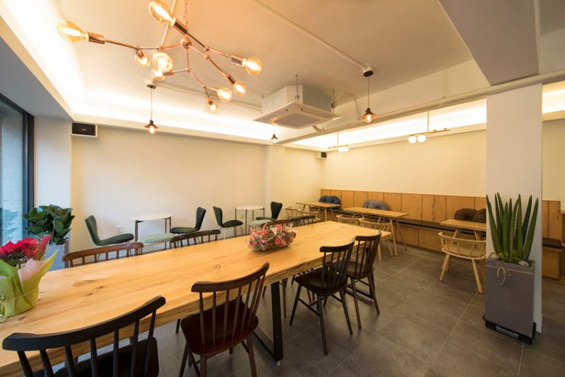 20 平极简咖啡厅，木质与白色的无压空间-8