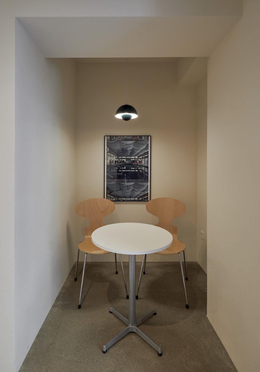 简约 37 平咖啡馆，白色与原木打造温馨空间-12